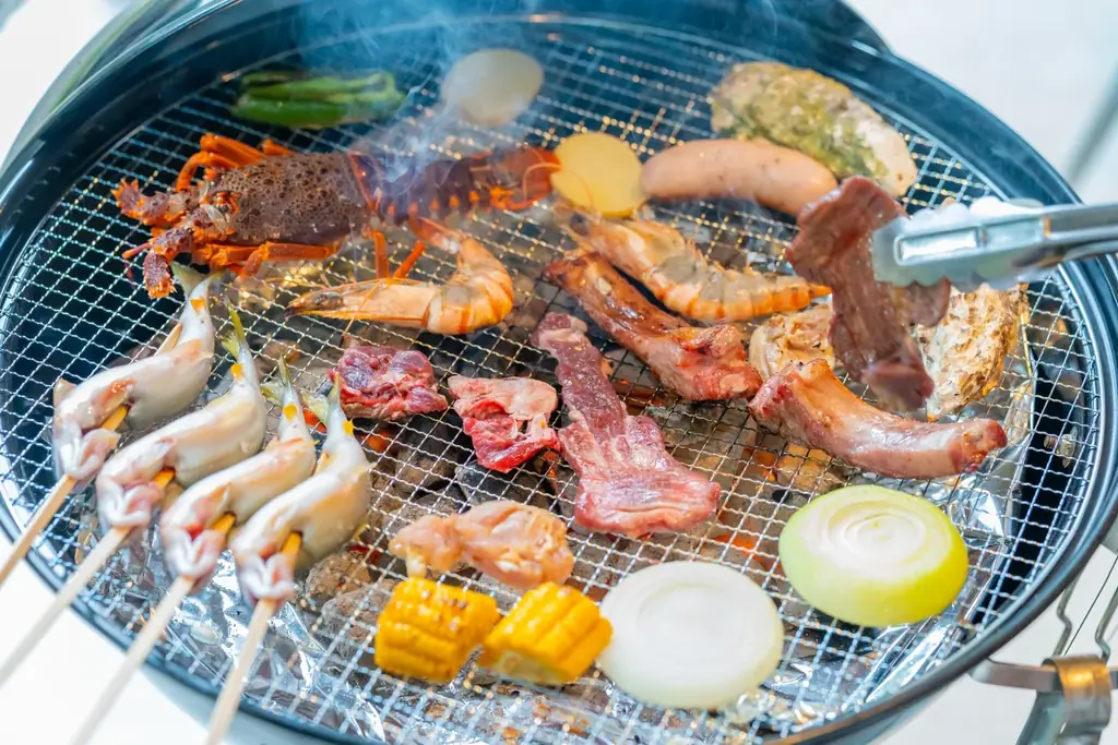 【愛知・岡崎】お盆のBBQ「午後ならまだ取れる」　川で5時間遊んでから、肉を焼く。 ウッドデザインパーク岡崎で8月15日までの予約で大人1名500円引きのタイムセールを開催 画像 2