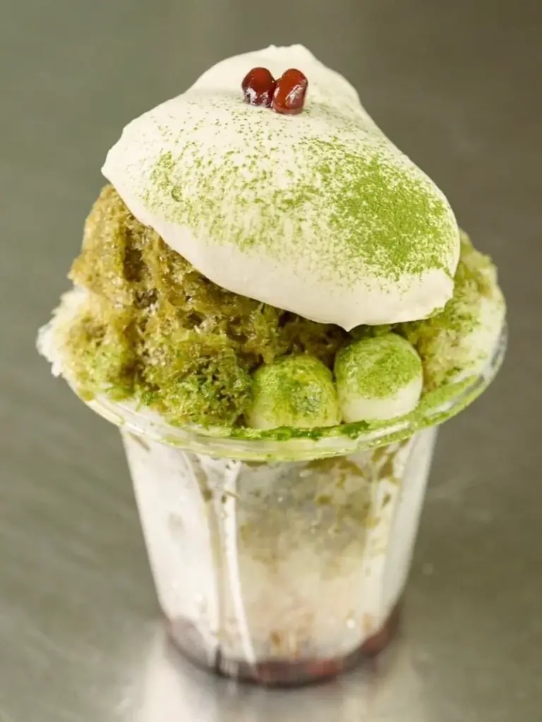 「UECHIYA CAFÉ」が、わしたショップ国際通り店で最高売上を記録！“黒糖なのに白い”沖縄県産の和三盆糖を使った「美らふわクリームぜんざい」 画像 4