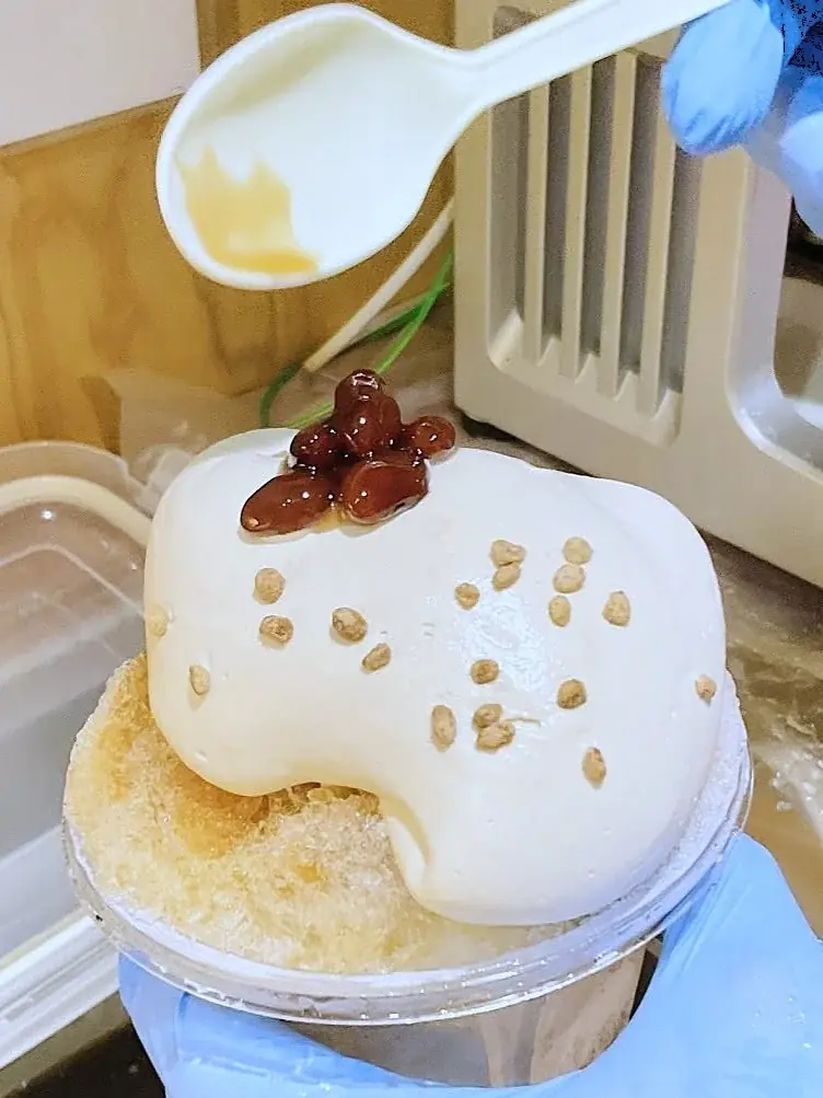 「UECHIYA CAFÉ」が、わしたショップ国際通り店で最高売上を記録！“黒糖なのに白い”沖縄県産の和三盆糖を使った「美らふわクリームぜんざい」 画像 9