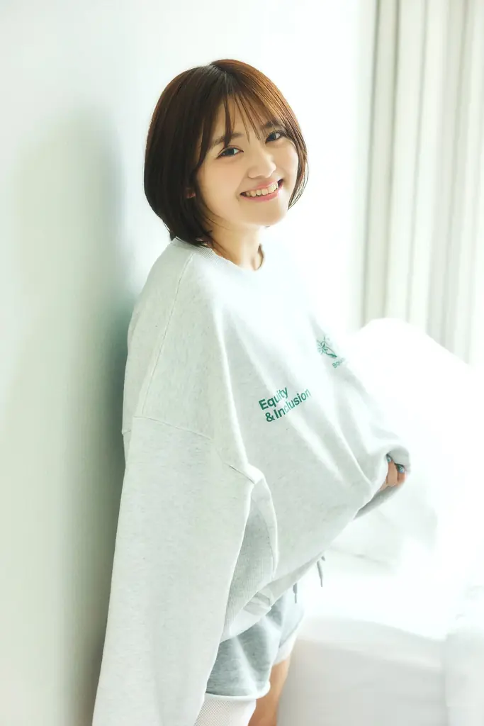 岡田彩夢 6年ぶりの写真集でオマージュ表紙が可愛すぎる 画像 6