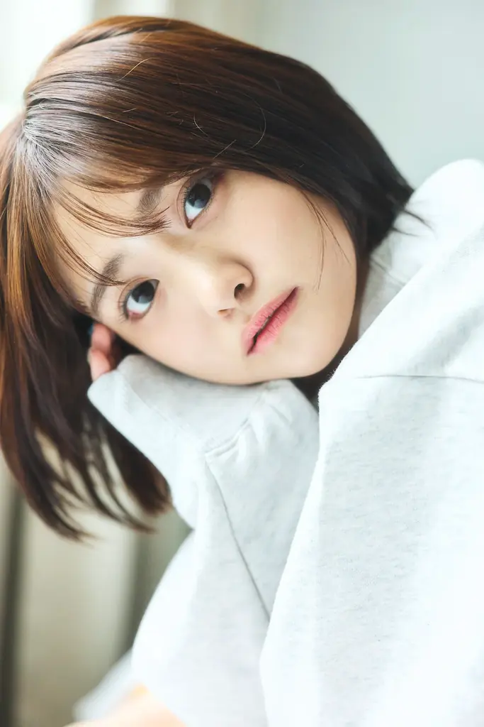 岡田彩夢 6年ぶりの写真集でオマージュ表紙が可愛すぎる 画像 7