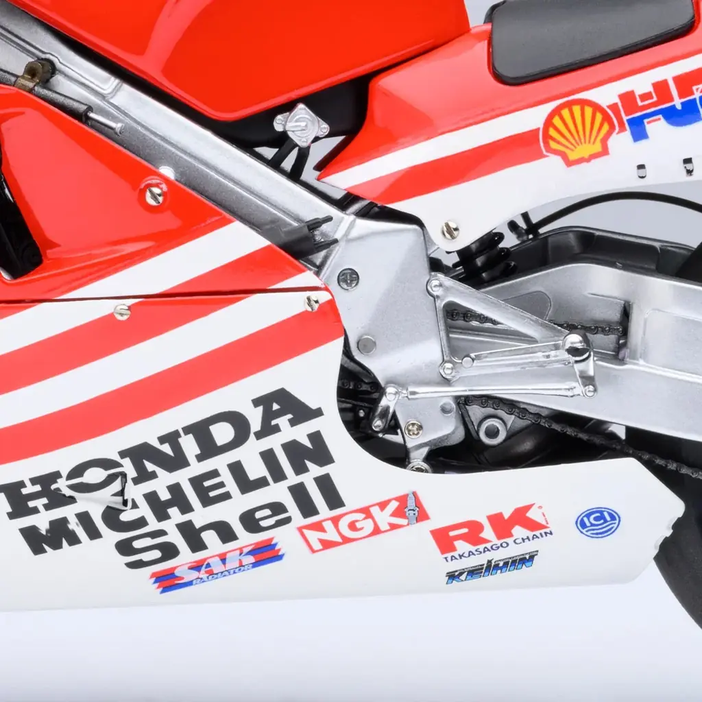 小田原で『バリバリ伝説』の名車を間近に！巨摩 郡の「Honda NSR500」「Honda CB750F」1/12スケールモデルを展示・販売 画像 6