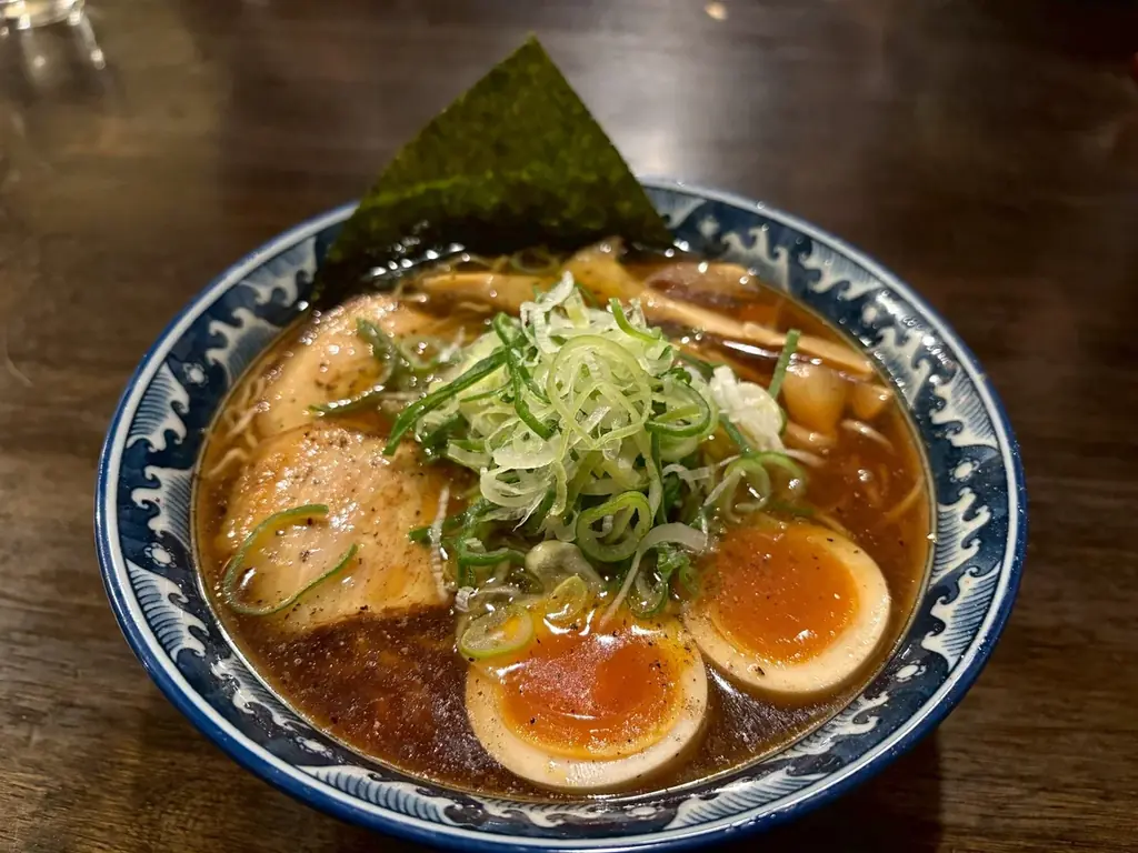 「スシロー×食べログ」全国名店監修シリーズ！岐阜・飛騨高山で愛され続ける“麺屋しらかわ”監修「鰹節香る醤油ラーメン」が登場！ 画像 4
