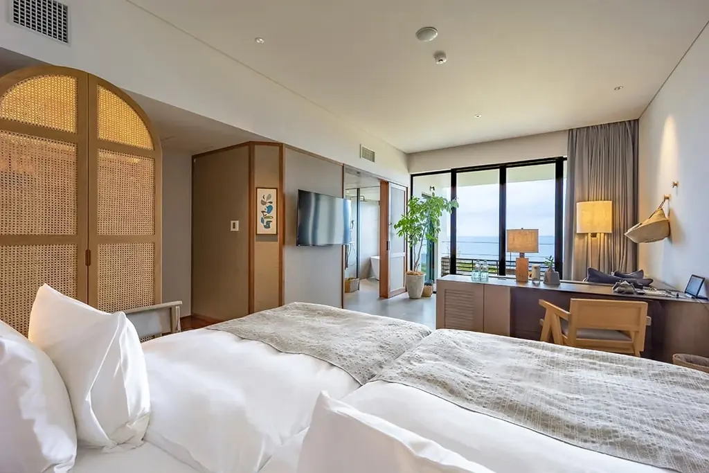 【沖縄古宇利島 One Suite THE GRAND】福岡のフレンチレストラン『Syn（シン）』とのコラボ美食旅がLa BOMBANCE 古宇利島にて開催決定 画像 6