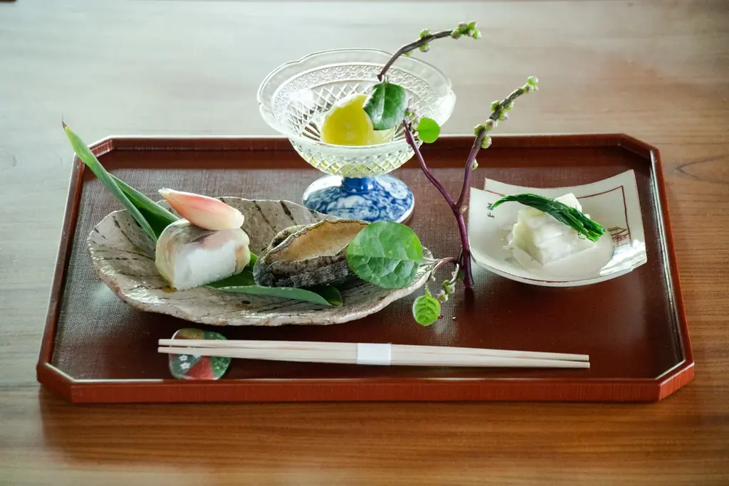 【滋賀・信楽】一日一組限定の和のオーベルジュ「欅の宿 縁」、テレビ朝日「マツコ＆有吉 かりそめ天国」放映記念特別宿泊プランを期間限定で提供開始 画像 2