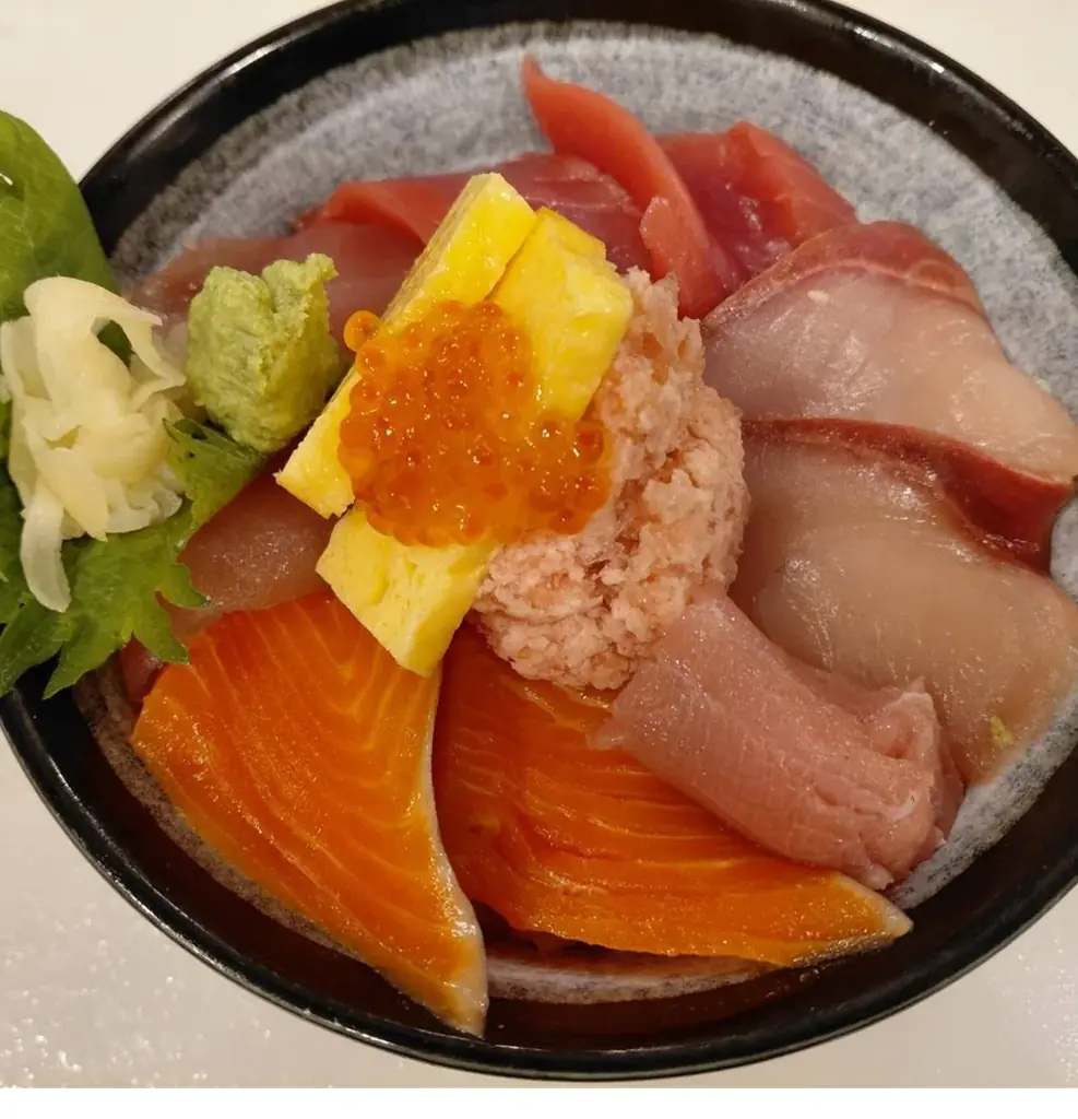 【神戸初上陸】刺身を、もっと日常のごちそうへ。刺身を存分に味わうランチから、海鮮料理と酒を楽しむ夜まで『漁港食堂 三方 三宮センタープラザ店』8月20日(木)オープン！ 画像 12