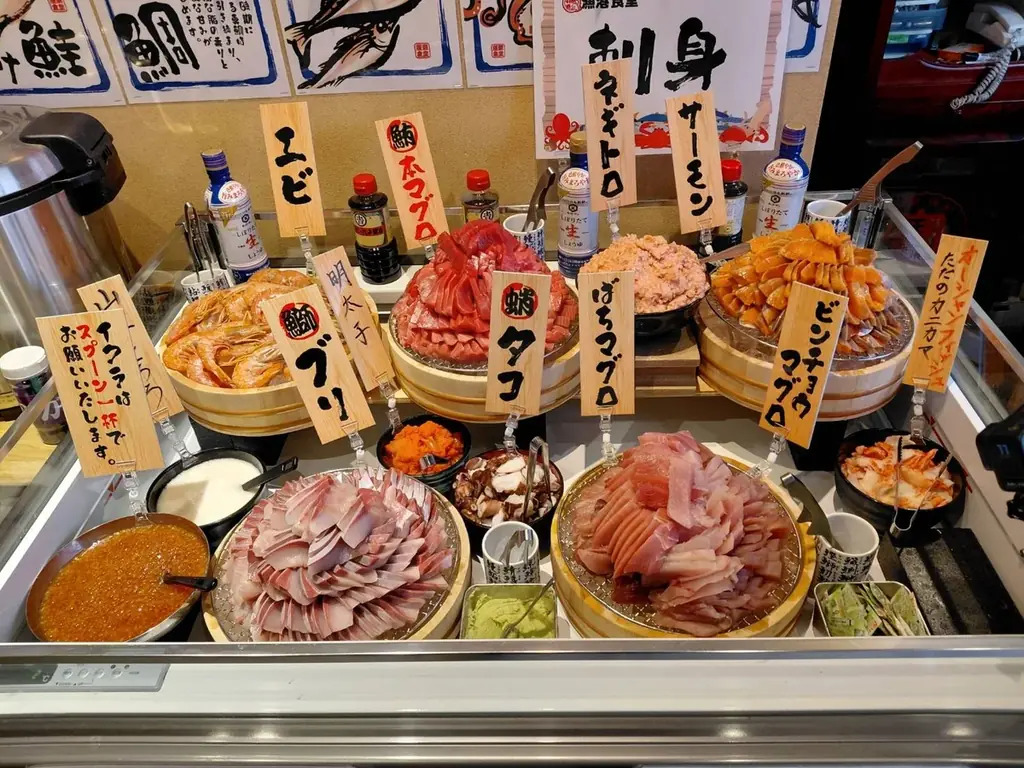 【神戸初上陸】刺身を、もっと日常のごちそうへ。刺身を存分に味わうランチから、海鮮料理と酒を楽しむ夜まで『漁港食堂 三方 三宮センタープラザ店』8月20日(木)オープン！ 画像 6