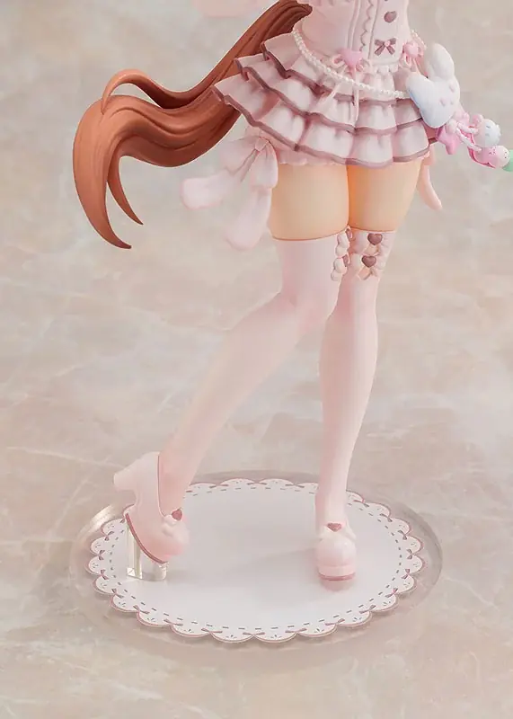 『ウマ娘 プリティーダービー』より、「アストンマーチャン」のフィギュアがバレンタインイベントでの衣装に身を包んで登場。あみあみにて予約受付中。 画像 9