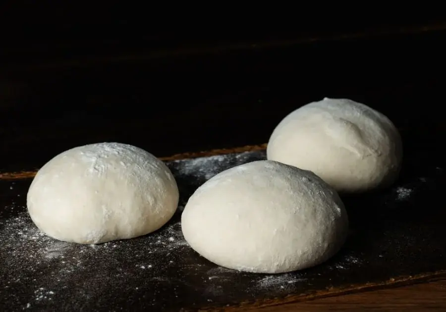 琵琶湖の宝石「天然ビワマス」を“生の切り身で後乗せ”。自宅で味わう焼き立て「窯焼きプレミアムグリーンピザ」、Makuakeにて先行販売開始 画像 4