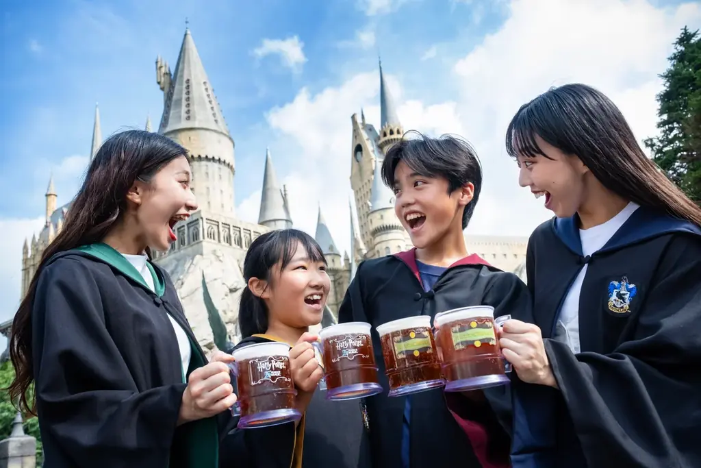 9月1日開始、USJ『バック・トゥ・ホグワーツ』25周年グッズ