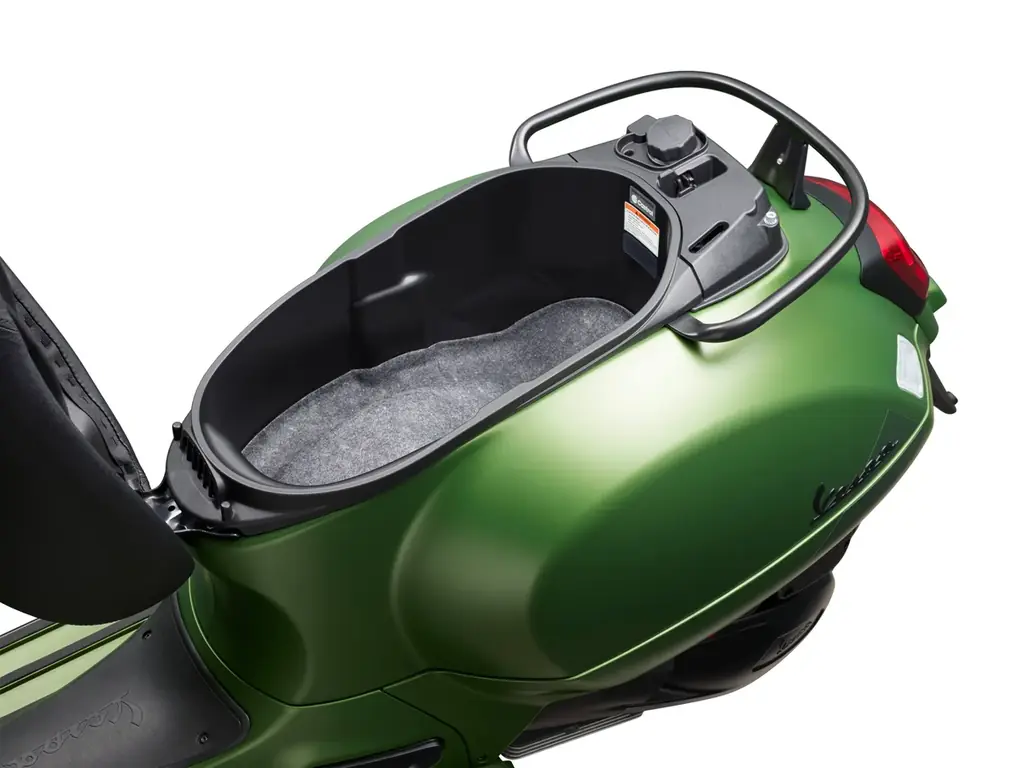 ベスパ GTS 150／GTS 300SuperSport／GTV 300に新色を導入して発売 画像 14