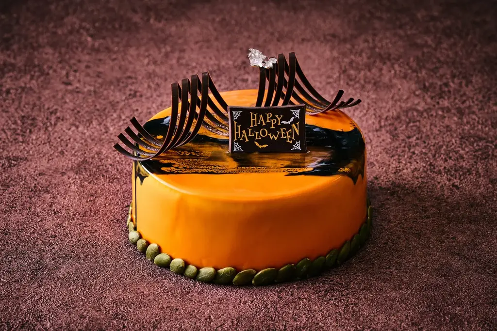 チョコレートドームで覆ったハロウィンケーキや丸ごと食べられるジャック オ ランタンなど“コワかわいい”スイーツが登場「ハロウィンスイーツ＆ブレッド セレクション」 画像 4