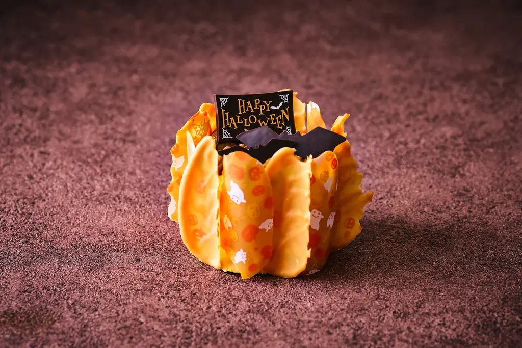 チョコレートドームで覆ったハロウィンケーキや丸ごと食べられるジャック オ ランタンなど“コワかわいい”スイーツが登場「ハロウィンスイーツ＆ブレッド セレクション」 画像 5