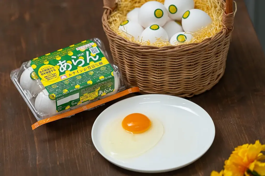 ロバート・秋山竜次さんが、スーパーの試食販売スタッフに！？ルテイン含有卵「あらん」新TVCM公開元マネージャーとの縁から実現した異色の起用 画像 4