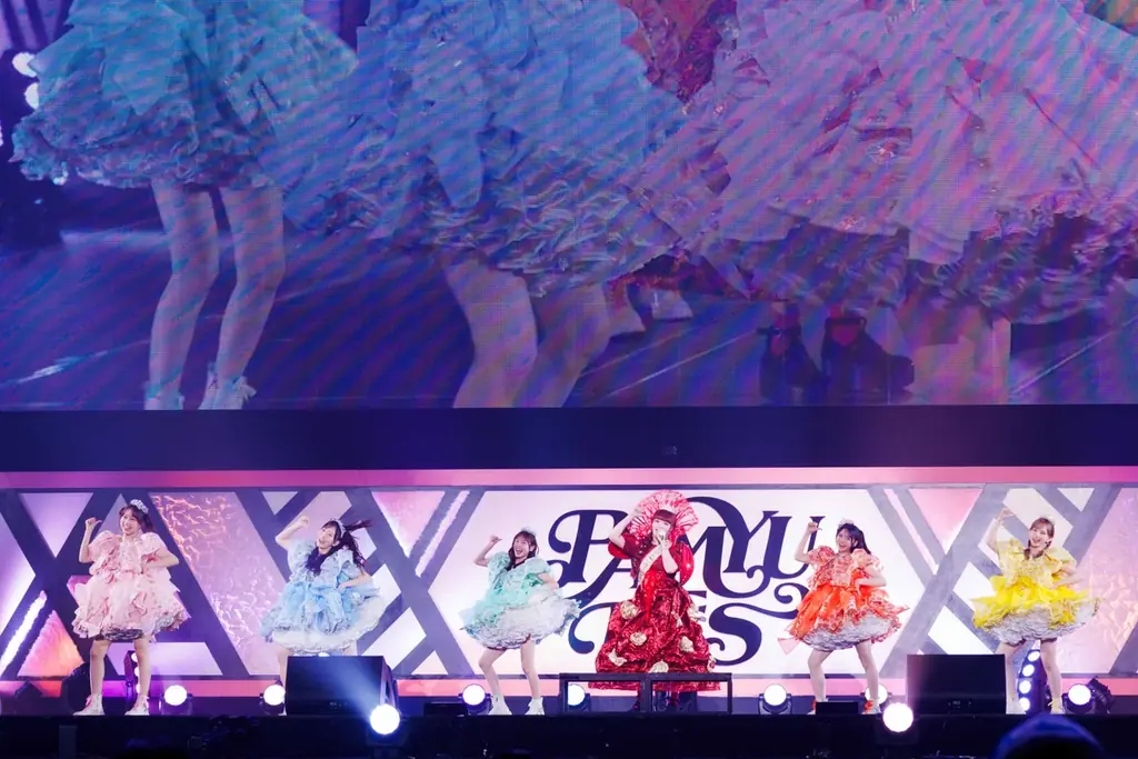 きゃりーぱみゅぱみゅがデビュー15周年イベント「PAMYU FES」開催　MONGOL800、氣志團、木村カエラ、新しい学校のリーダーズ、FRUITS ZIPPERが周年を祝福5年ぶりとなる 画像 13