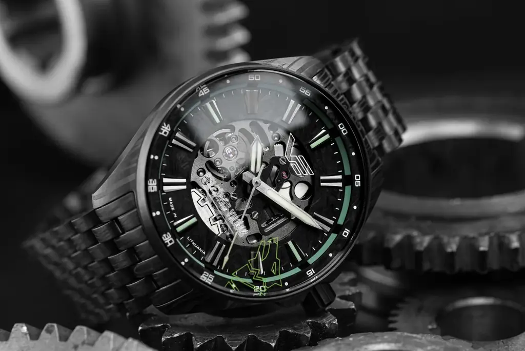 VOSTOK EUROPEの新作 IRON WOLF 2026 世界703本限定腕時計｜ベスト