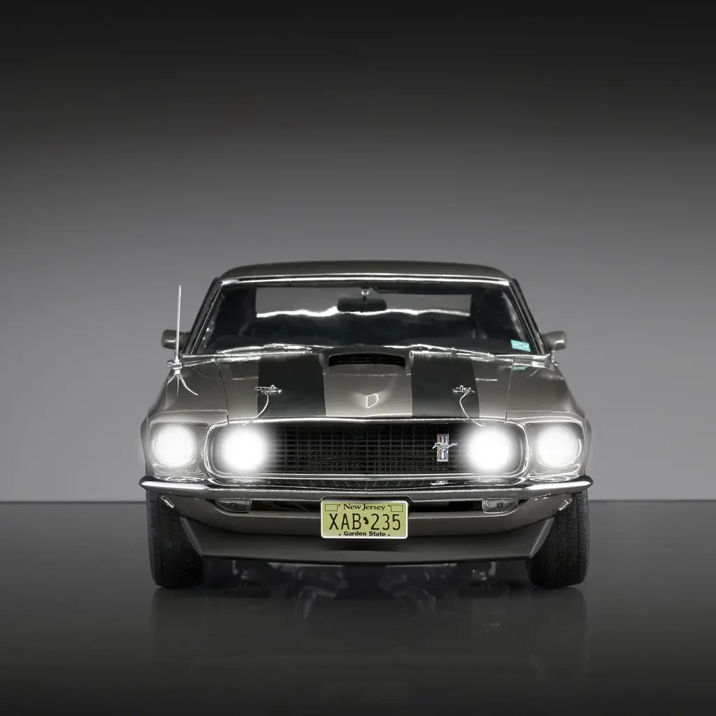 ジョン・ウィックを象徴する劇中車が1/8スケールで蘇る『マスタング BOSS429 ジョン・ウィック モデルをつくる』ウェブ限定販売 2026年8月25日(火)予約開始 画像 3