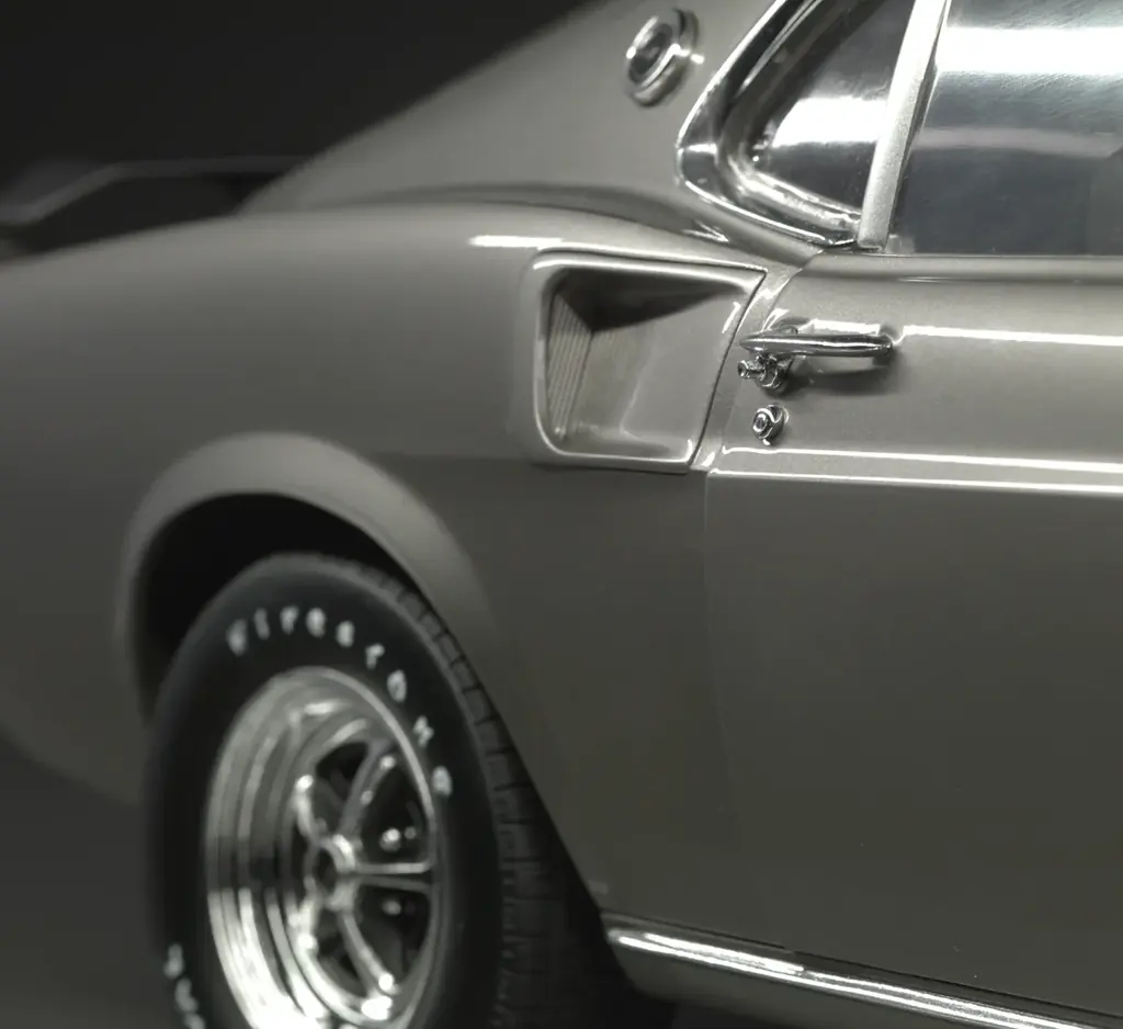ジョン・ウィックを象徴する劇中車が1/8スケールで蘇る『マスタング BOSS429 ジョン・ウィック モデルをつくる』ウェブ限定販売 2026年8月25日(火)予約開始 画像 7