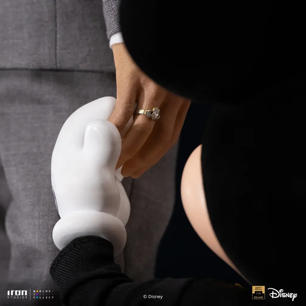 ウォルト・ディズニーとミッキーマウスが手を繋ぐ姿を立体化した、高さ59cmのスタチューが発売決定！ 画像 4