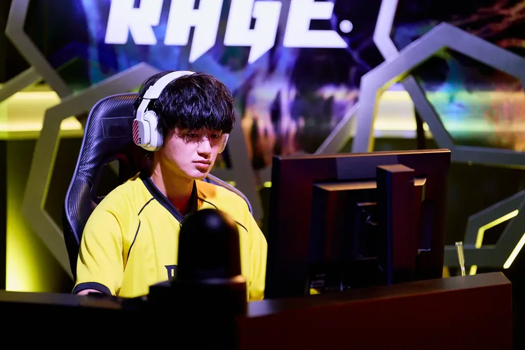 【大会レポート】RAGE Shadowverse Japan Championship 2026 Season 2 Grand Finals ～関西出身あきす。選手が決勝トーナメントを制し頂点に！～ 画像 3