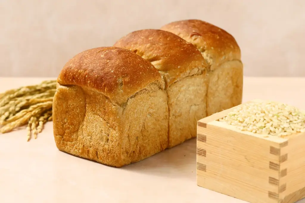 9月1日発売｜牛乳100％×玄米のしっとり食パン