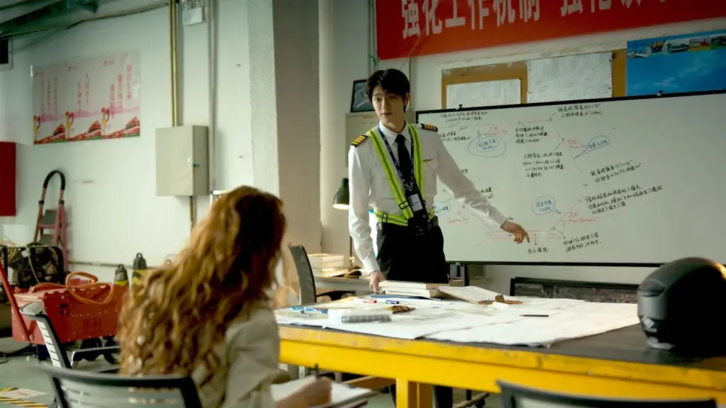中国ドラマ「彼女は薔薇」リウ・イーフェイら4人を捉えた新ビジュアル公開！ 恋と成長の20年間を切り取った新場面写真も一挙大量公開！ 画像 17