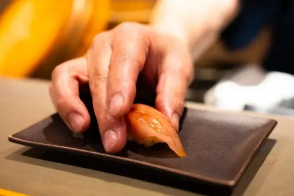 大相撲九月場所で賑わう両国に、ミシュラン掲載店『鮨川』が期間限定出張 画像 2
