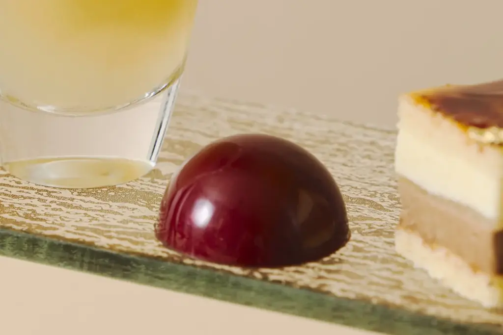 りんご・洋梨に見立てたムースや、焼きたてを味わうアップルパイなど「THE APPLE & PEAR SEASON Parfait Afternoon Tea」の予約受付を開始 画像 12