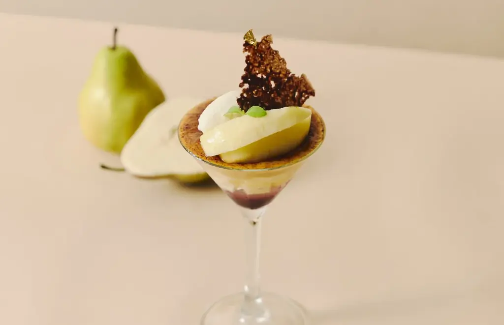 りんご・洋梨に見立てたムースや、焼きたてを味わうアップルパイなど「THE APPLE & PEAR SEASON Parfait Afternoon Tea」の予約受付を開始 画像 5