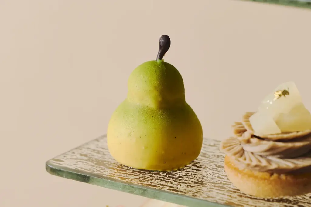 りんご・洋梨に見立てたムースや、焼きたてを味わうアップルパイなど「THE APPLE & PEAR SEASON Parfait Afternoon Tea」の予約受付を開始 画像 8