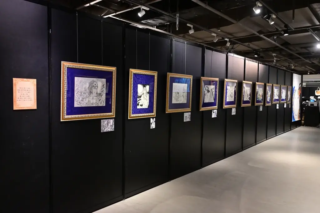 連載50周年記念「王家の紋章 原画展」本日2026年8月28日(金)より有楽町マルイにて開催！計90点もの美麗原画を一堂に展示、純金箔を使用した金箔アートなどのグッズも販売 画像 6