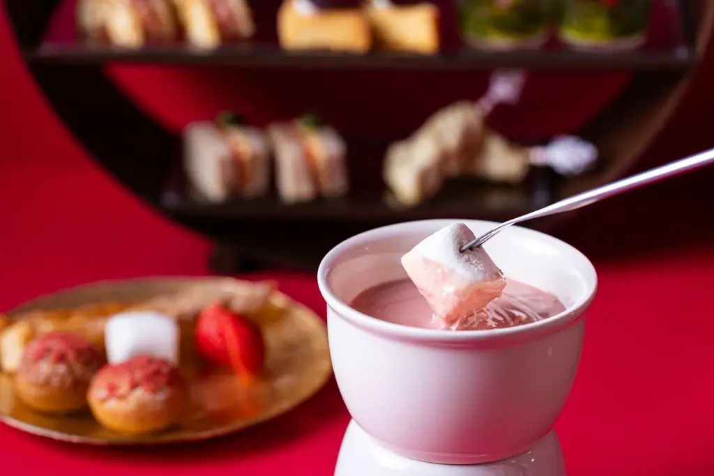 ＜メリーフォションクリスマス！　美食に彩られた心躍るフェスティブシーズンが訪れます＞華やかかわいいクリスマスアフタヌーンティーとフォションガストロノミーを味わうクリスマス限定コースメニューが登場 画像 6