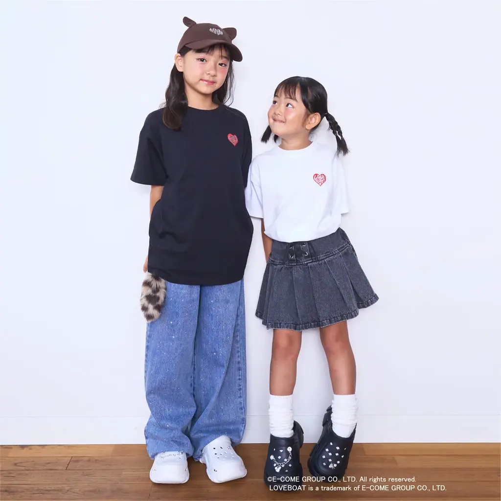 ＼あの伝説のギャルブランドがミニマルに登場！／〈LOVEBOAT〉×〈minimal〉初コレクション。ママは懐かしい、小学生は新しい。リアル親子モデルが着こなすリンクコーデにも注目！ 画像 10