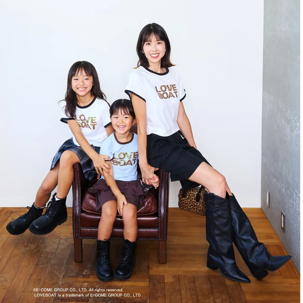 ＼あの伝説のギャルブランドがミニマルに登場！／〈LOVEBOAT〉×〈minimal〉初コレクション。ママは懐かしい、小学生は新しい。リアル親子モデルが着こなすリンクコーデにも注目！ 画像 4
