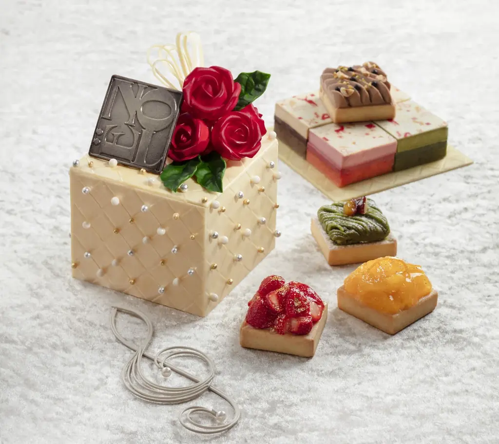 【グランドプリンスホテル新高輪】まるごと食べられるギフトボックス型ケーキや、人と人との想いが響き合う「Harmony」を表現したブッシュ・ド・ノエルなど、4種のクリスマスケーキの予約受付を開始 画像 2