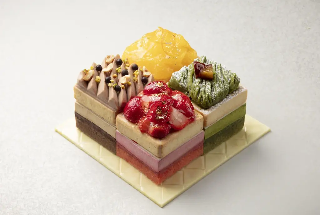 【グランドプリンスホテル新高輪】まるごと食べられるギフトボックス型ケーキや、人と人との想いが響き合う「Harmony」を表現したブッシュ・ド・ノエルなど、4種のクリスマスケーキの予約受付を開始 画像 4