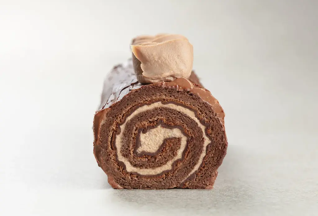 【グランドプリンスホテル新高輪】まるごと食べられるギフトボックス型ケーキや、人と人との想いが響き合う「Harmony」を表現したブッシュ・ド・ノエルなど、4種のクリスマスケーキの予約受付を開始 画像 8
