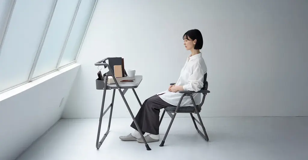折り畳んで片づけられるワークスペースという新提案。トランスフォーム家具ブランドTATAMU®から、折りたためるデスク『JOBS DESK（ジョブズデスク）』が登場！ 画像 2