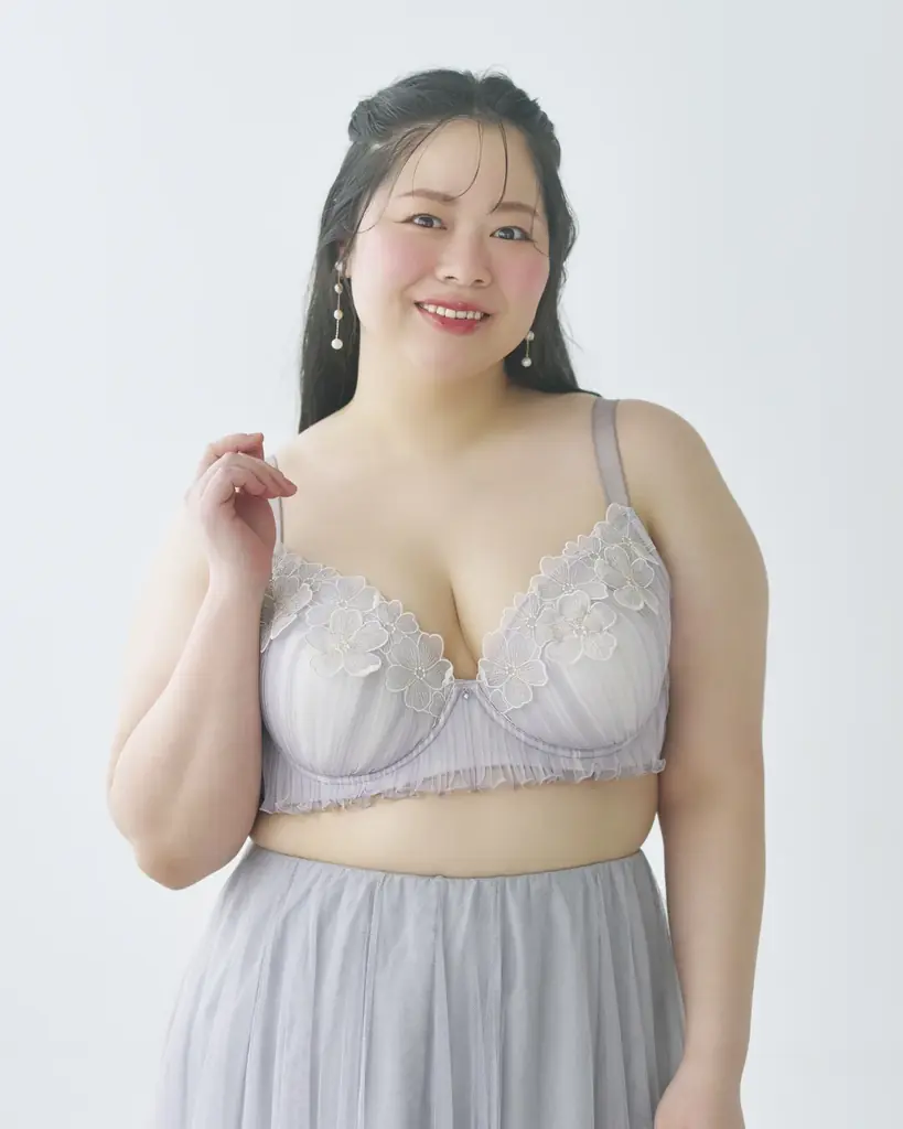 【26年AW】プラスサイズ下着専門店グラマープリンセスから秋冬にここち良く寄り添うブラ、ワイヤーキャミを発売 画像 13