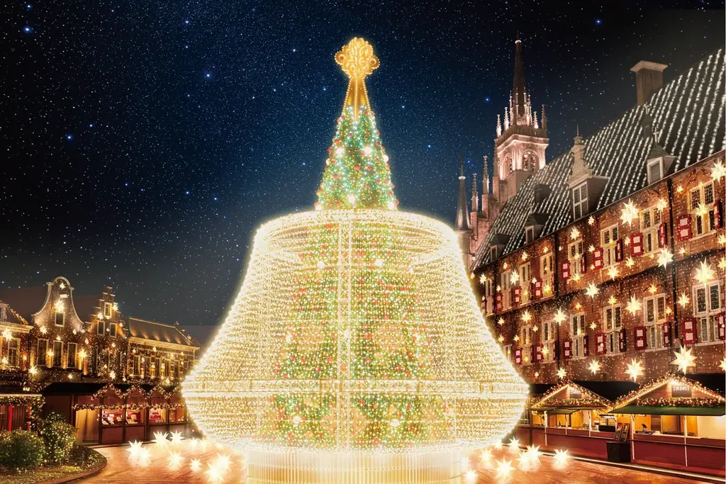 本場ヨーロッパの街並みを舞台に過去最大スケールのクリスマス　見渡す限りクリスマスで彩られた空間に、日本唯一のシンボルツリーと星が降り注ぐ新イルミネーションが加わり、心奪われる美しい光景が広がる 画像 3