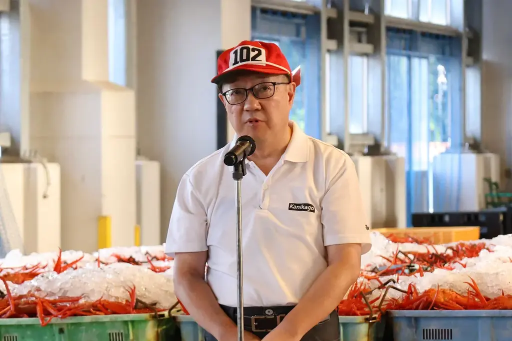初水揚げ 14.8トン～境港に今シーズン初のベニズワイガニ！、岸壁に鮮やかな“紅”がずらり　“蟹取県”のカニシーズン本番到来 画像 7