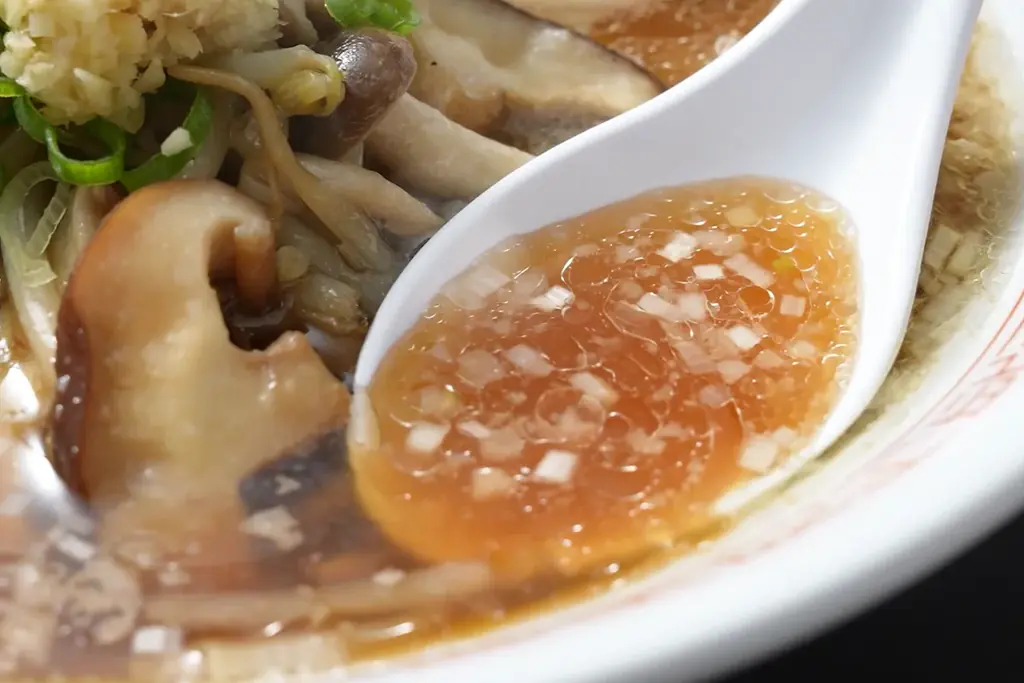 【餃子の王将】大人気商品が爽やかリニューアル！「大葉香るにんにくゼロ生姜餃子」販売開始！～秋にピッタリの期間限定「秋ラーメン」も同日発売～ 画像 4