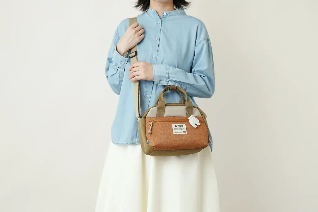 【moz(モズ)】新登場！ころんと可愛い2WAYミニボストンバッグ。長財布やペットボトルもすっぽり＆便利な多機能ポケットでスッキリ整頓。手提げ・斜め掛けで毎日のお出かけに活躍 画像 9