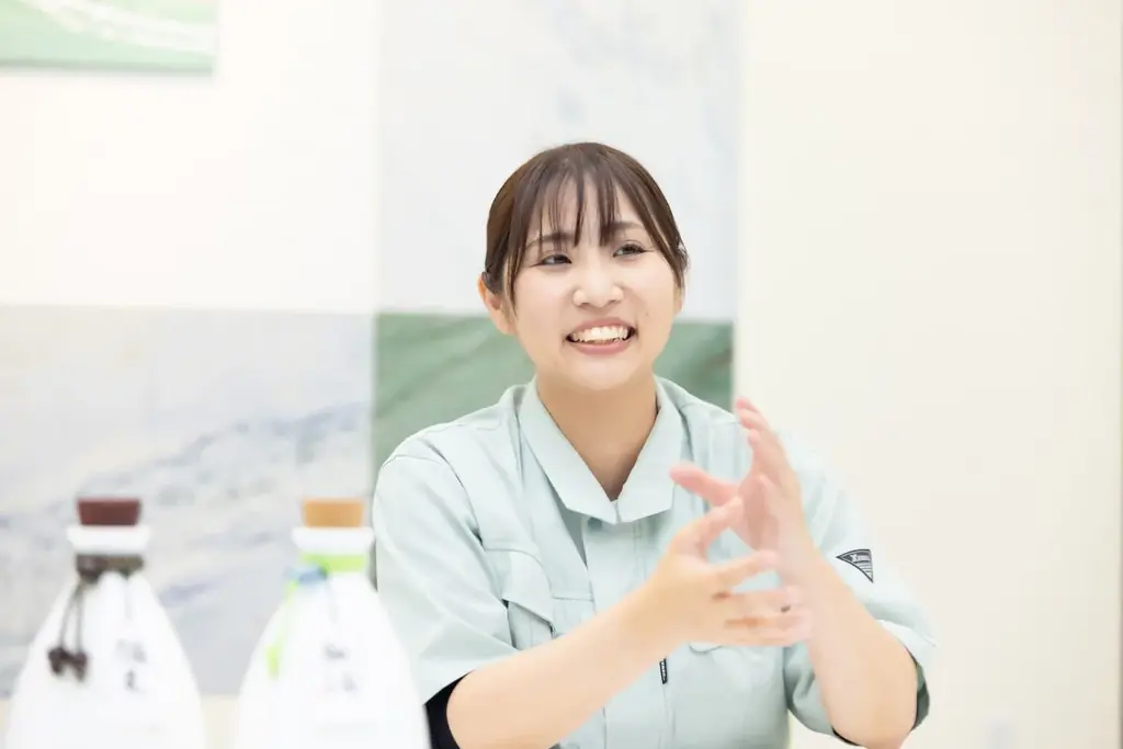有田焼の人間国宝とその孫の監修作をまとった特製の黒霧島とKIRISHIMA No.8。『創業百十周年記念 百十寿』を数量限定発売！ 画像 4