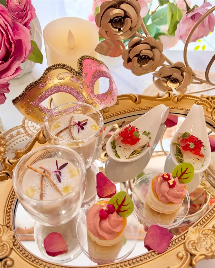 【HAUTE COUTURE CAFE 中目黒】薔薇に彩られた舞踏会をイメージしたロマンティックなアフタヌーンティーが登場！「Rose Masquerade Afternoon Tea」 画像 6