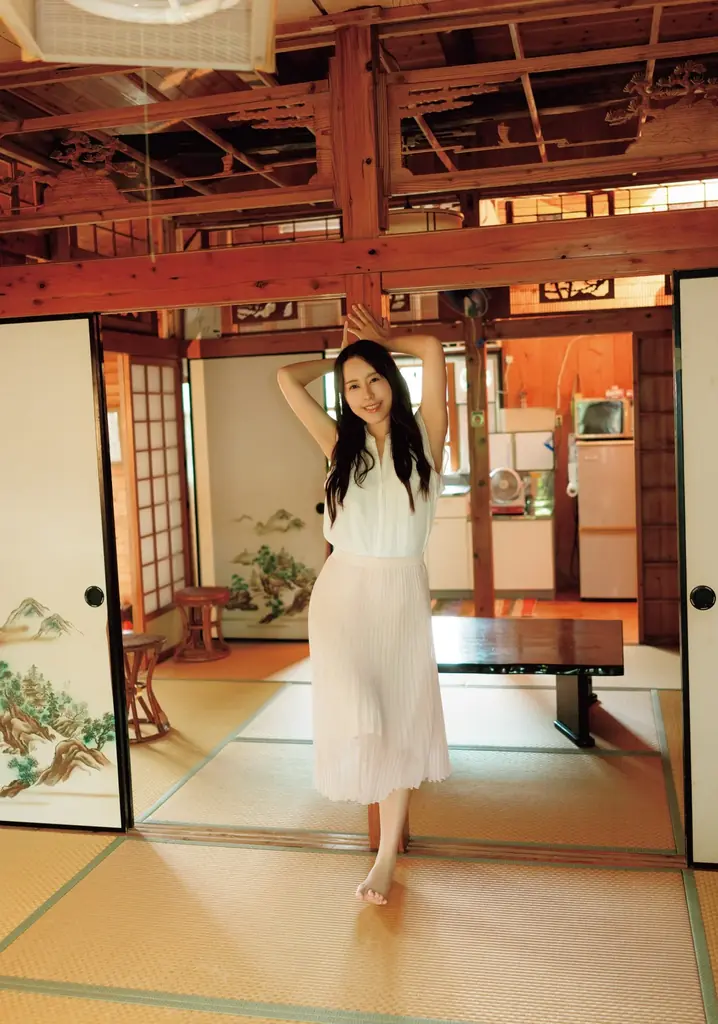 お嬢様女子大卒“バスト98センチ”の芸術家『音羽美奈ファースト写真集 かなでる。』2026年10月9日（金）発売！　ついに裸身を解禁！　写真集先行カット公開！ 画像 2