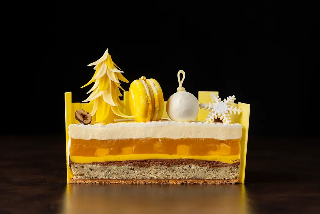 【プルマン東京田町】クリスマスケーキコレクション 2026 黄金に輝く“森”を表現した新作「ラ フォレ ドール」が登場 画像 3