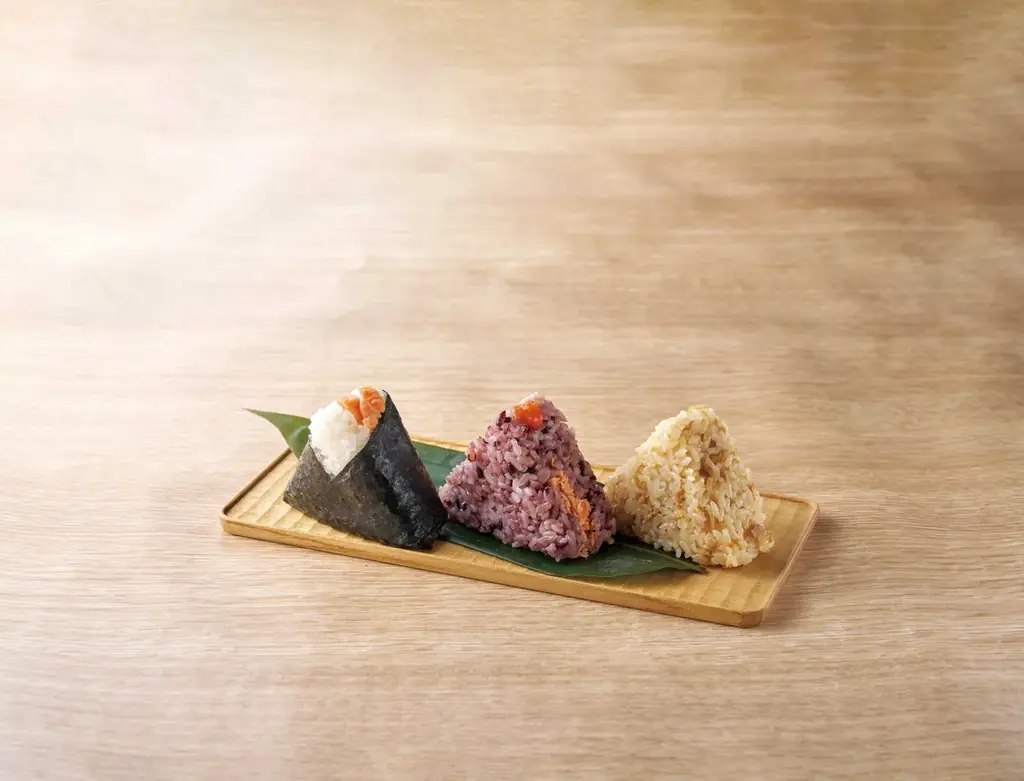 秋の味覚を楽しむ新作登場！おむすび処 ほんのり屋「松茸と3種きのこ の炊き込みむすび」「焼鮭明太と国産高菜まぶし 」発売！新商品引き換えクーポンが当たる！おむすび処 ほんのり屋公式Xでキャンペーン実施！ 画像 8