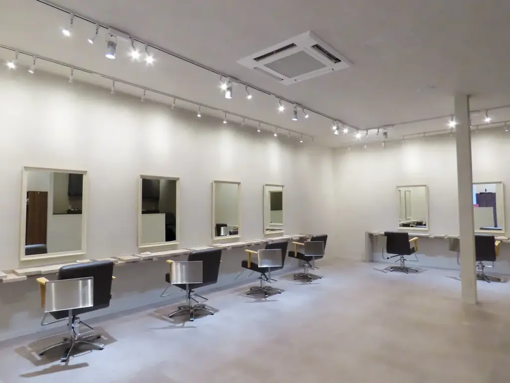栃木・鹿沼に9/14オープン！　ケア商品を“試して選べる”美容室「VIVID Noa Smart Salon」。鹿沼市初、リアルとデジタルを融合した新たなサロン業態。 画像 3