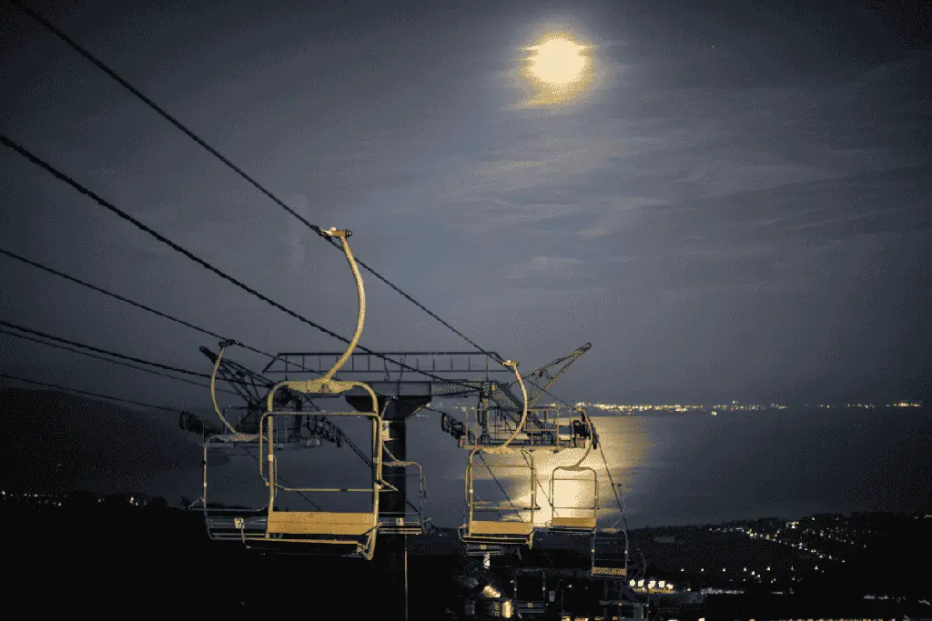 【秋を満喫】“秋色に染まる天空のお花畑”と幻想的な夜を楽しむ！びわこ箱館山で 中秋の名月・ハロウィンパフェ・ランタンイベントを多数開催 画像 9